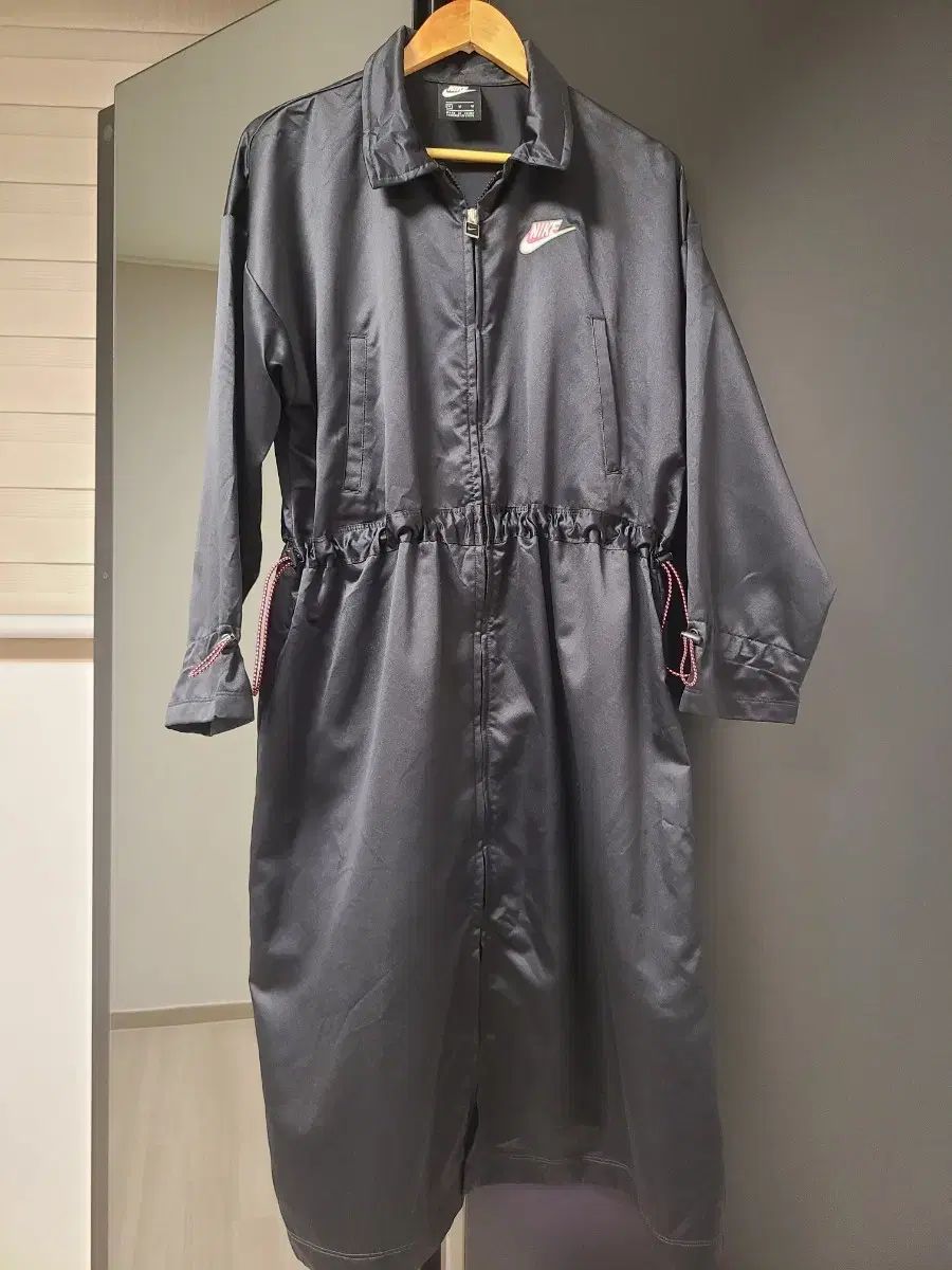 NIKE ブラック ロング ウィンドブレーカー アウター ドレス