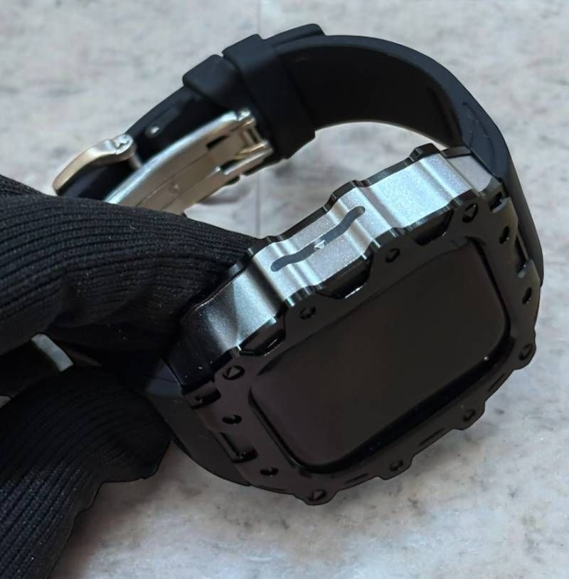 ブラック×ブラック 別注強化型シルバーバックルモデル AppleWatc用 カスタム カバーケース 保護 46 アップルウォッチ series10 series11 ラバーバンド ベルト