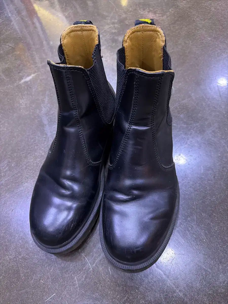 DR. MARTENS ドクターマーチン 2976 チェルシーブーツ ウォーカーブーツ 250