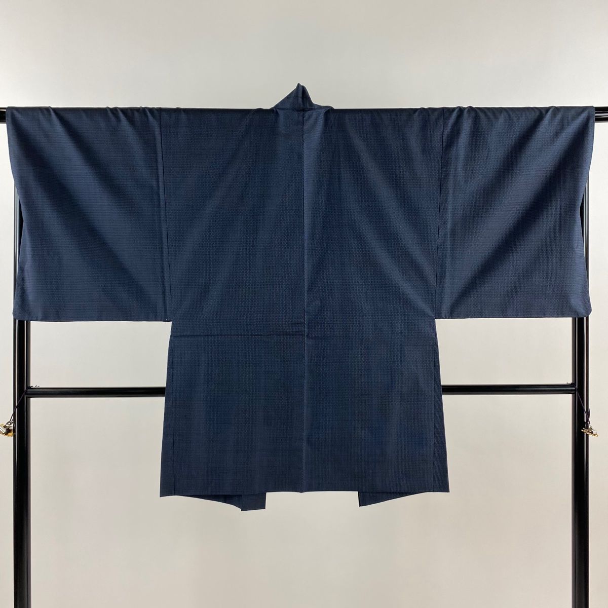 男着物 身丈90.5cm 裄丈70cm M 羽織 紬地 亀甲絣 紺色 正絹 秀品