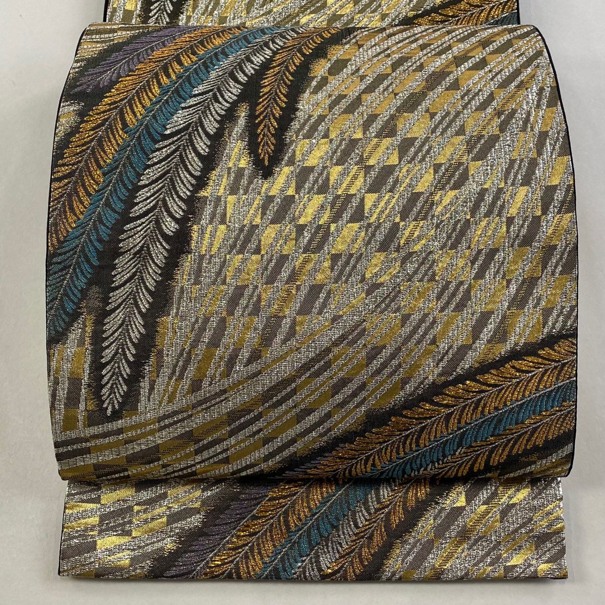 袋帯 秀品 市松 葉柄 箔 金糸 金色 六通 正絹