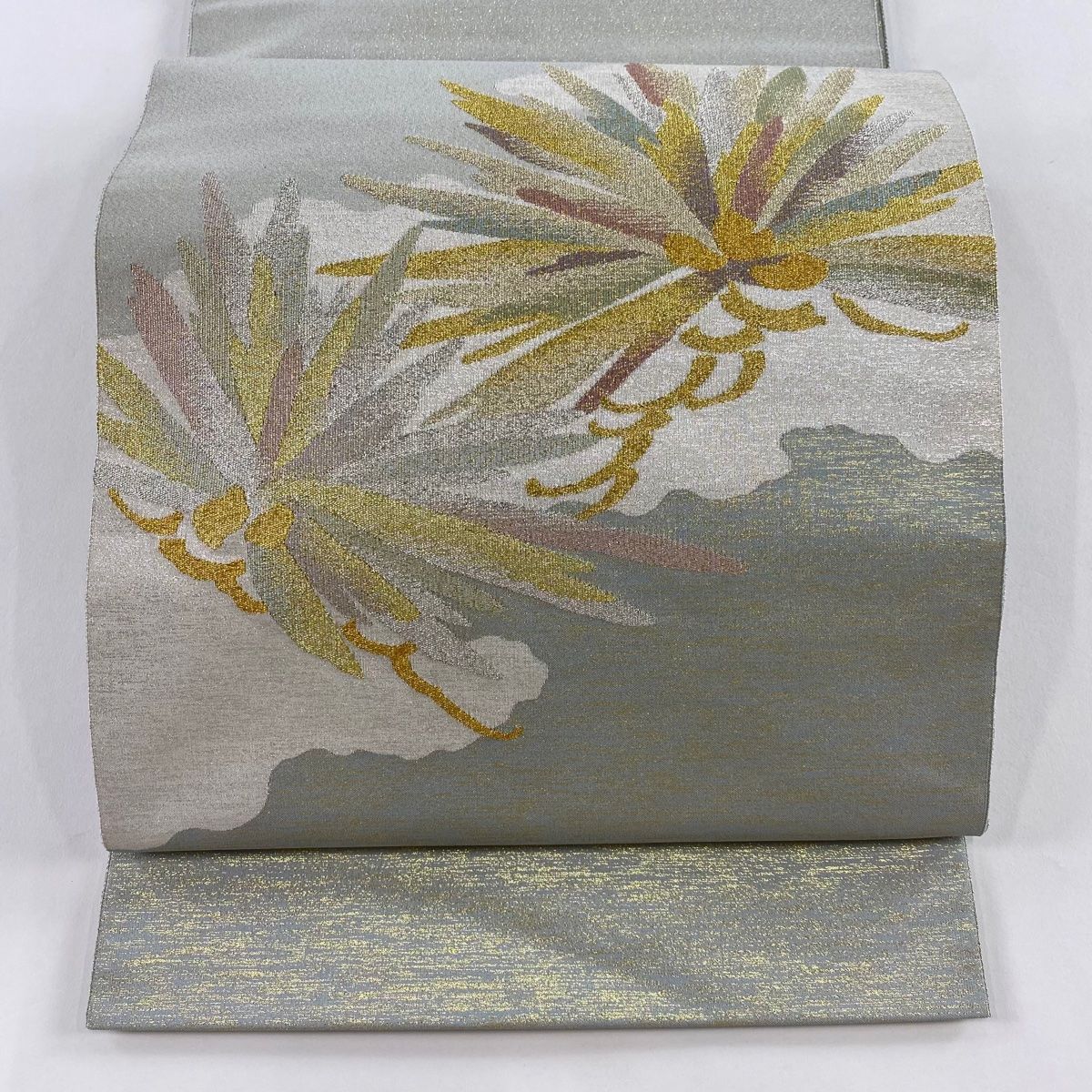 袋帯 秀品 落款 雲文 松 箔 薄緑 お太鼓柄 正絹