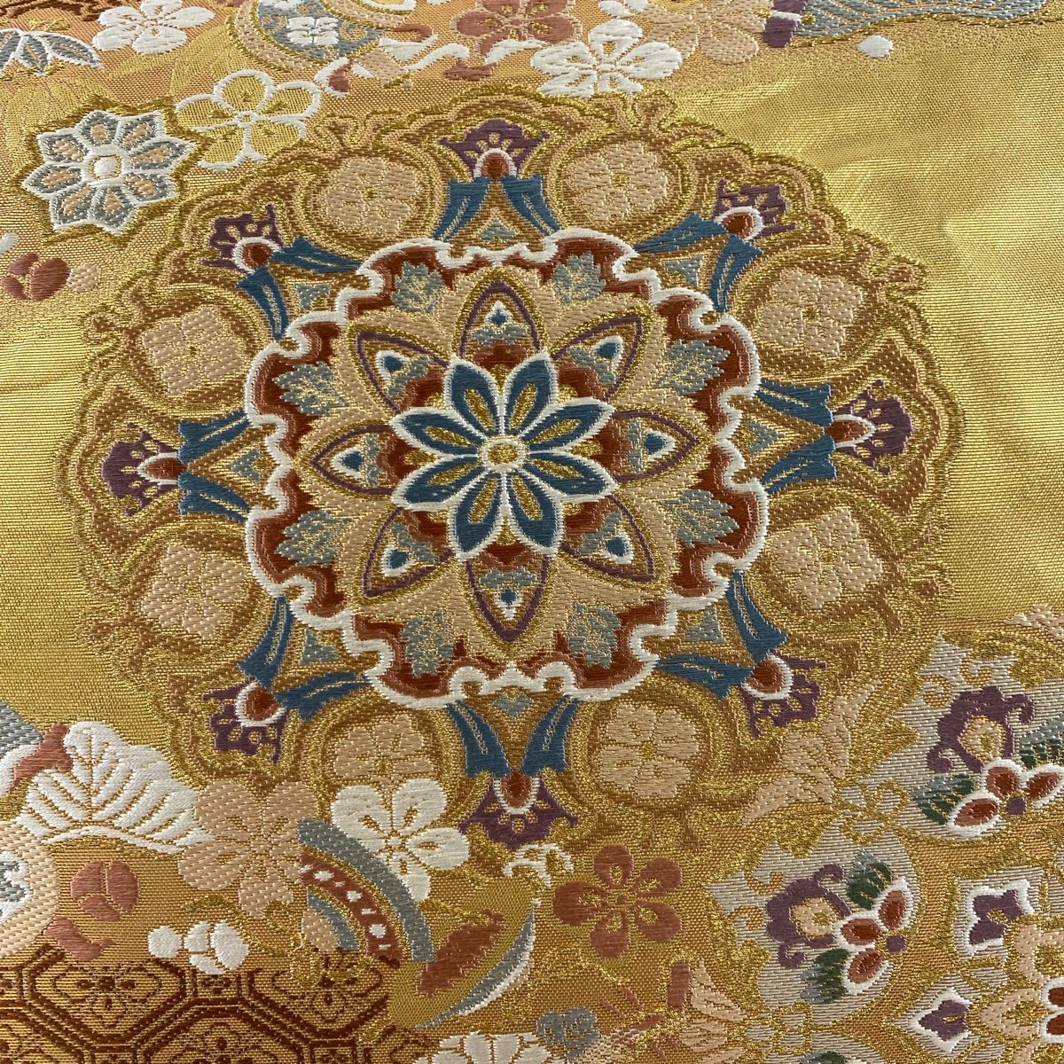 袋帯 秀品 関西仕立て 華文 和楽器 金糸 刺繍 金色 六通 正絹