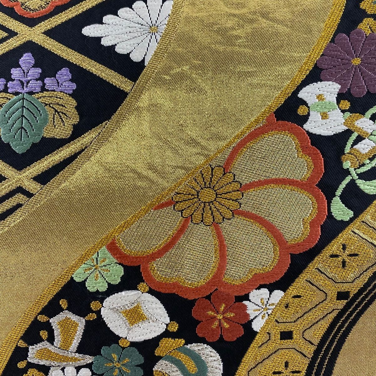袋帯 秀品 振袖向き 花 宝尽くし 金銀糸 箔 金色 六通 正絹