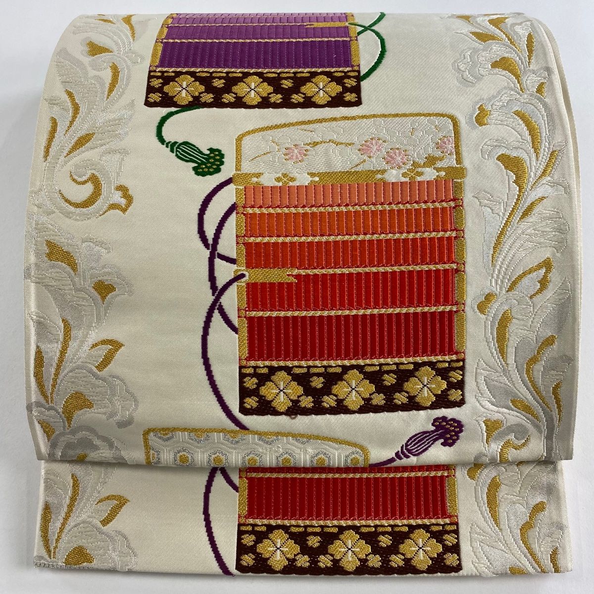 袋帯 秀品 鎧威 草花 金糸 箔 クリーム 六通 正絹
