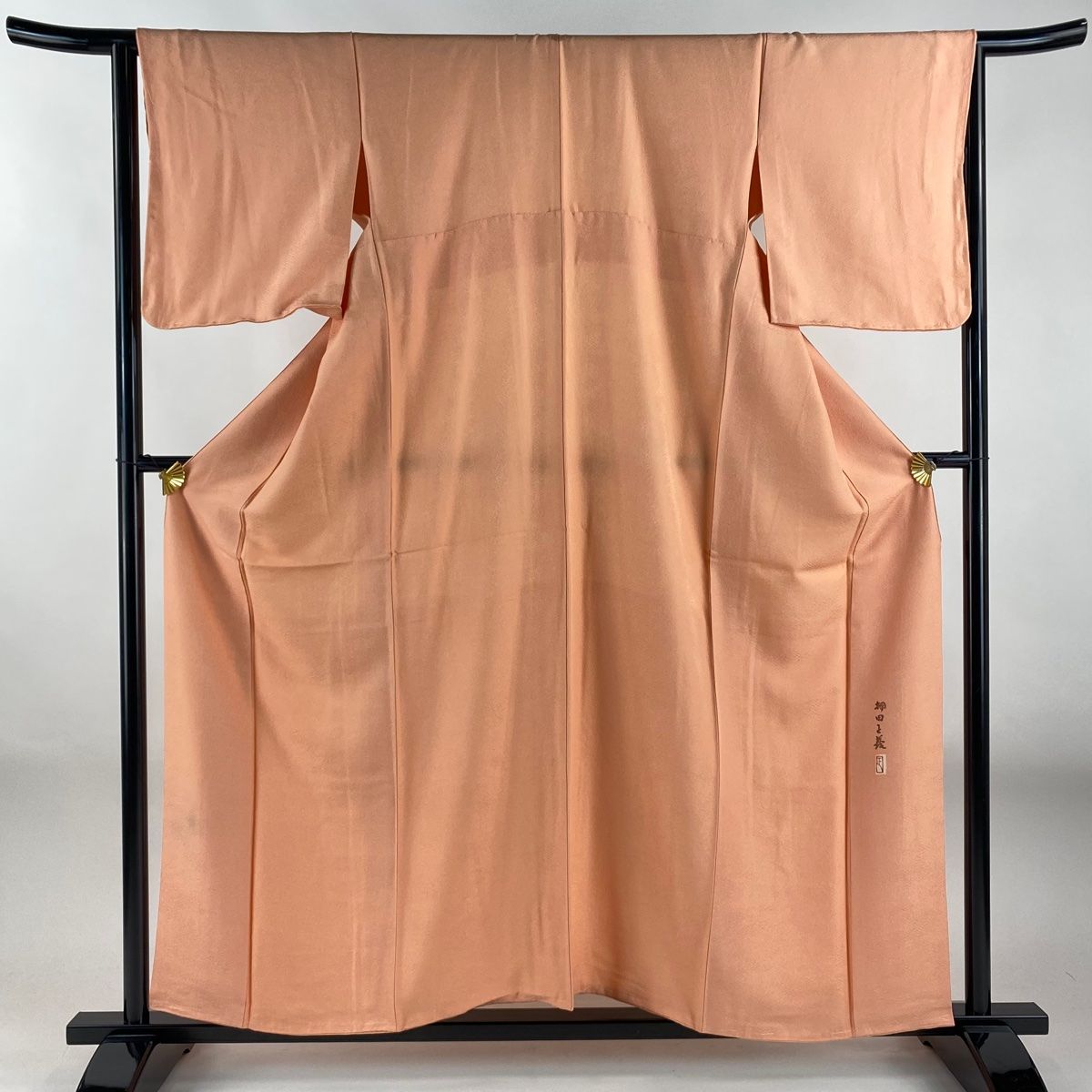 色無地 身丈157 5 cm 裄丈64 M 袷 押田正義 落款 地紋 サーモンピンク 正絹 秀品 一つ紋