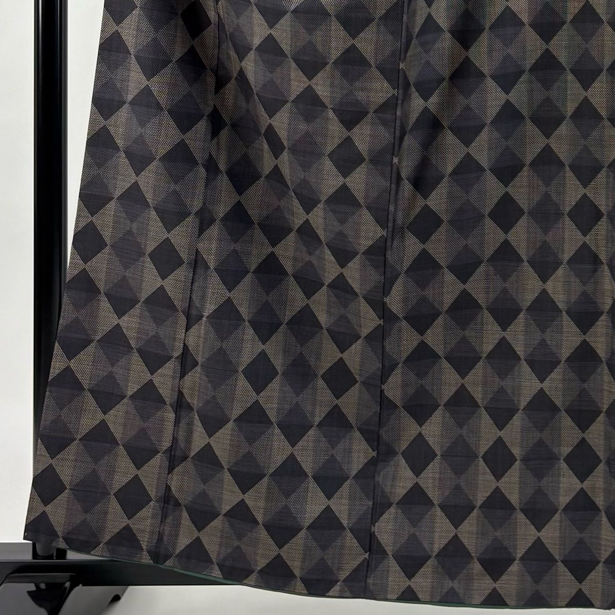 紬 身丈162cm 裄丈64.5cm M 袷 菱文 灰茶 正絹 秀品