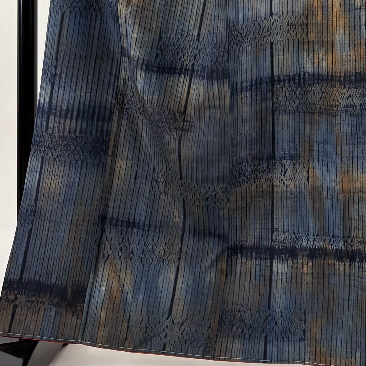 小紋 身丈163.5cm 裄丈66cm M 袷 紬地 幾何学模様 絞り 藍色 正絹 秀品