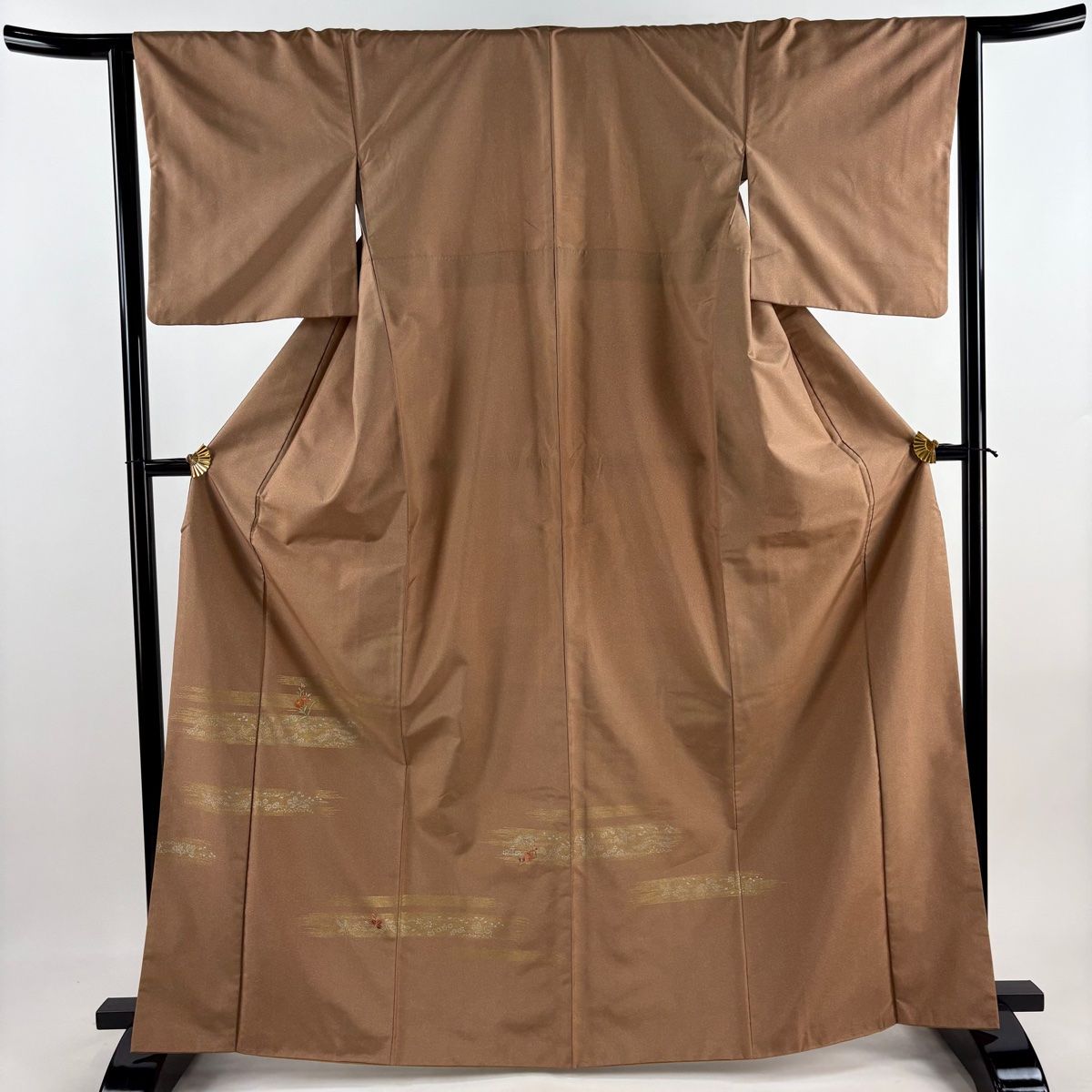 付下げ 身丈166cm 裄丈63.5cm S 袷 紬地 草花 霞 金糸 刺繍 薄オレンジ 正絹 秀品