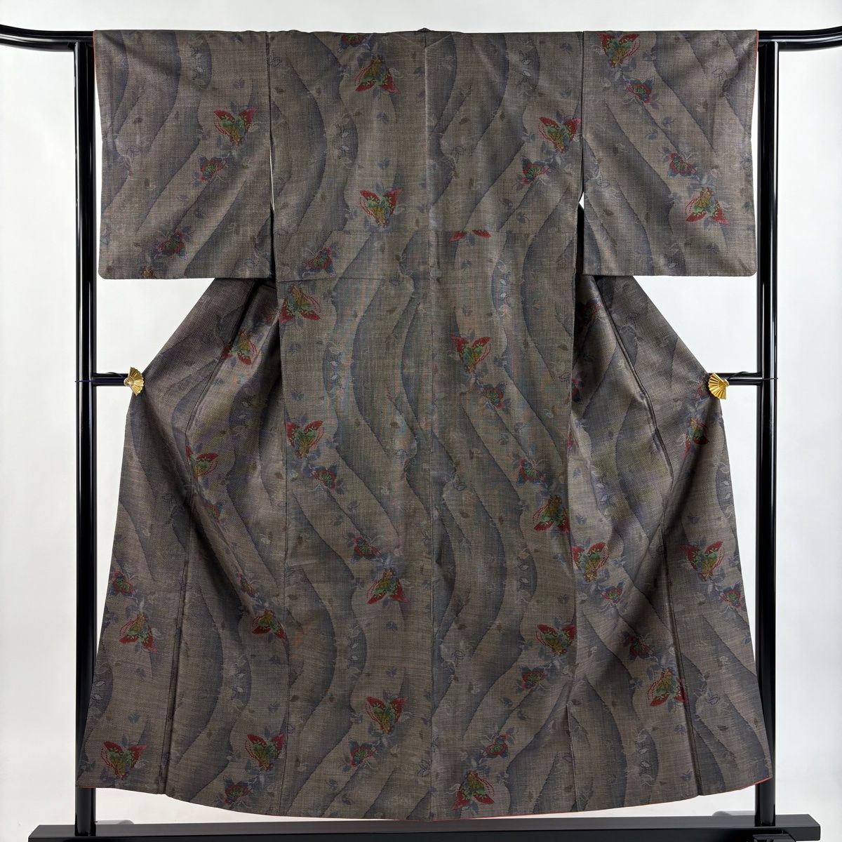 紬 身丈155 cm 裄丈62 S 袷 蝶 幾何学模様 焦茶色 正絹 秀品