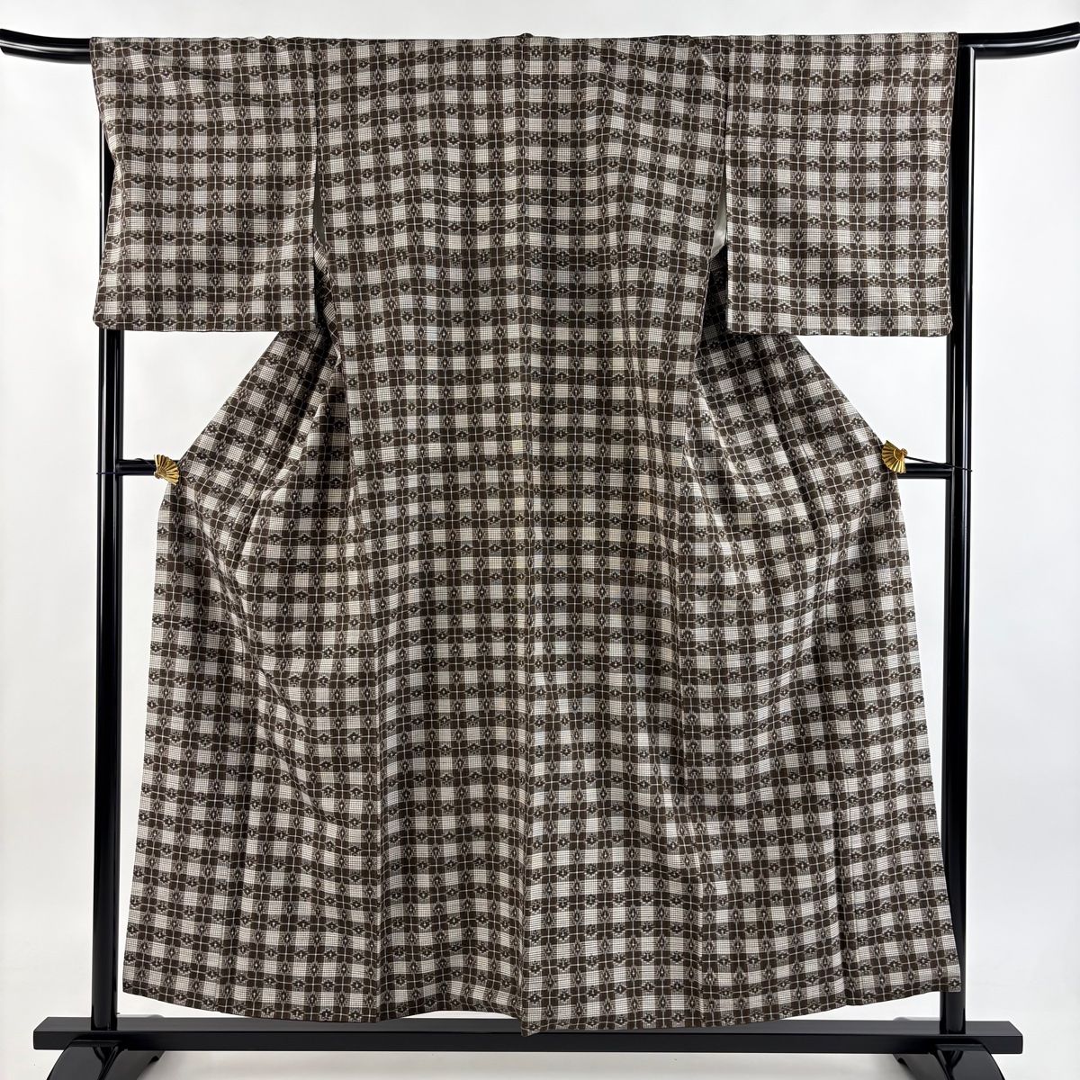 紬 身丈155.5cm 裄丈66.5cm M 袷 紬地 格子 幾何学模様 茶色 正絹 秀品