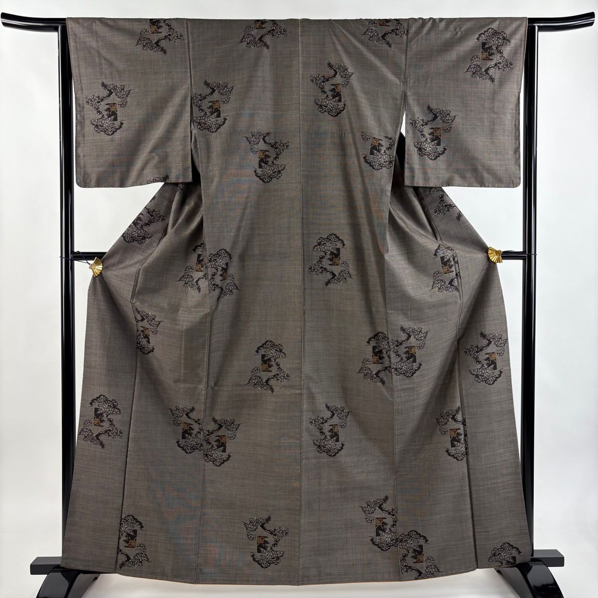 大島紬 身丈164cm 裄丈64cm M 袷 純泥染 証紙 松 建物 焦茶色 正絹 秀品