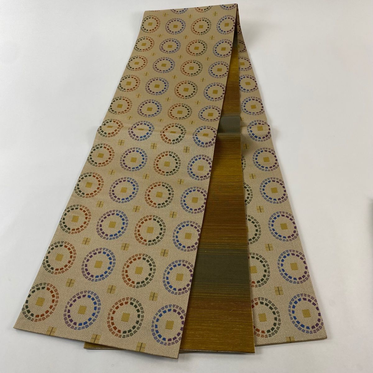 幾何学模様 薄茶色