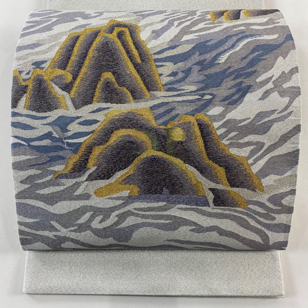 袋帯 岩 波 金銀糸 銀色 お太鼓柄 正絹