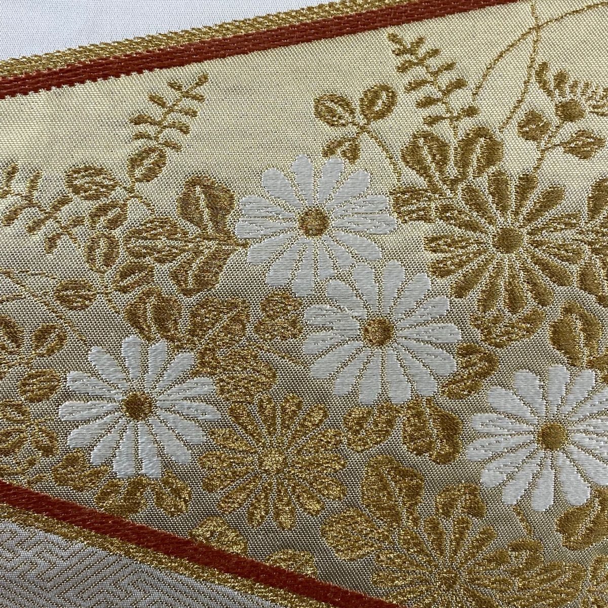 袋帯 渡文 落款 関西仕立て 菊 紗綾形 金糸 箔 クリーム 全通 正絹