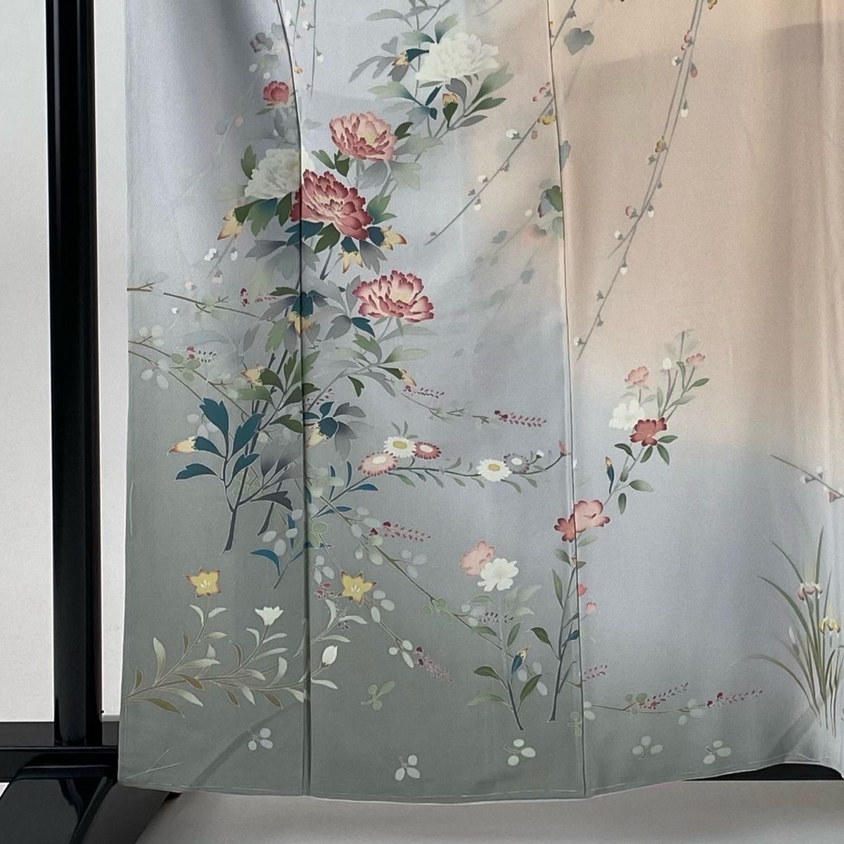 訪問着 身丈161cm 裄丈67cm M 袷 落款 牡丹 草花 染分け ぼかし 薄ピンク 正絹