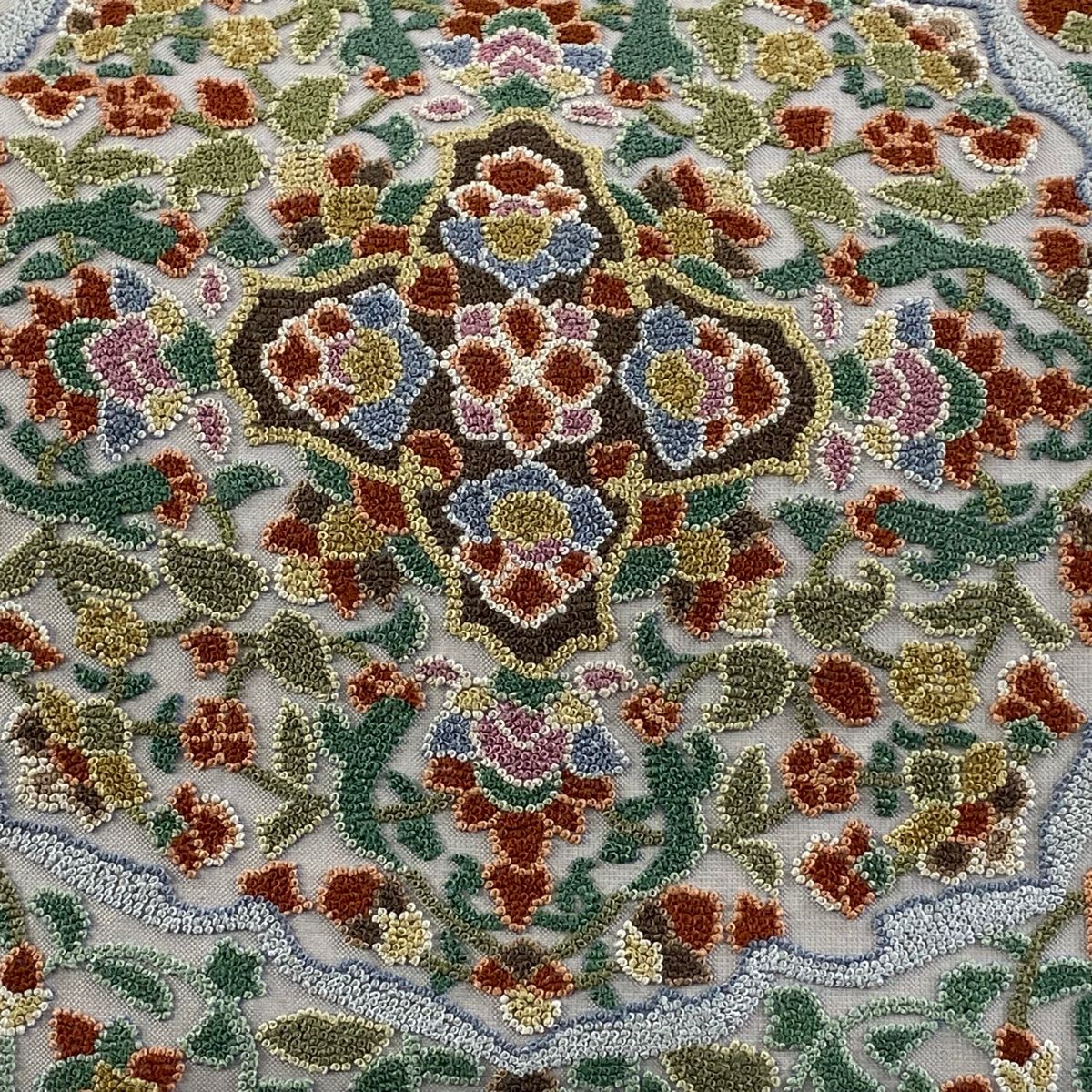 袋帯 関西仕立て 華文 花唐草 相良刺繍 灰色 お太鼓柄 正絹