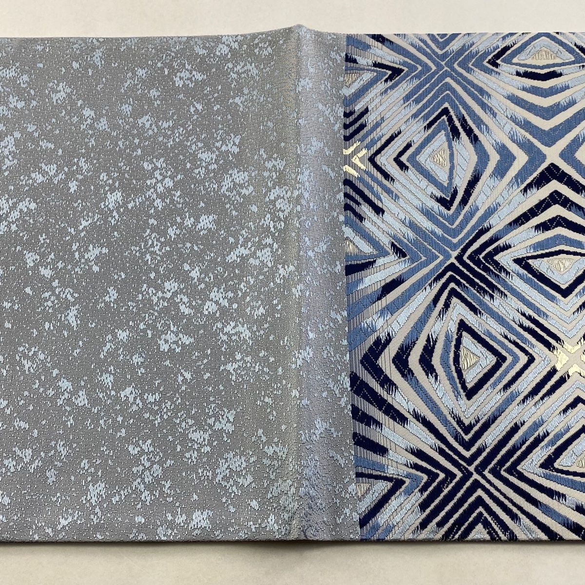 【2025年最新作】 袋帯 新小石丸 藍染 幾何学模様 銀糸 唐織 青灰色 六通 正絹 激安70%OFF！