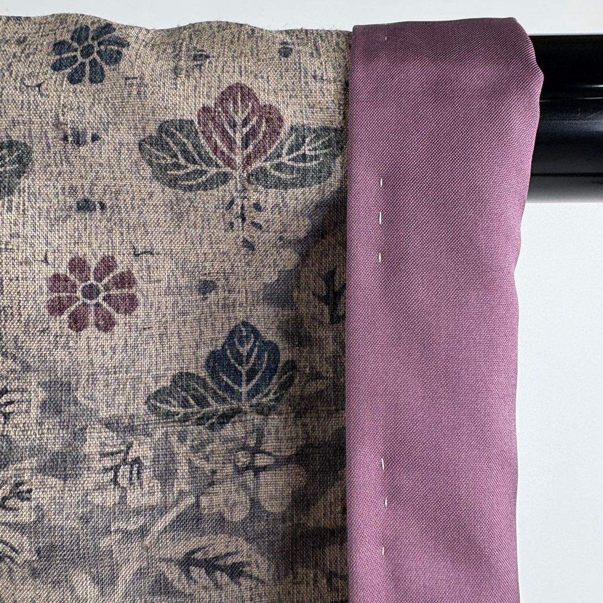 絶対にあなたの一番選択！ 小紋 身丈150.5cm 裄丈63.5cm S 袷 はたおり娘 結城紬地 証紙 鳥 草花 灰紫 正絹 【特売セール】