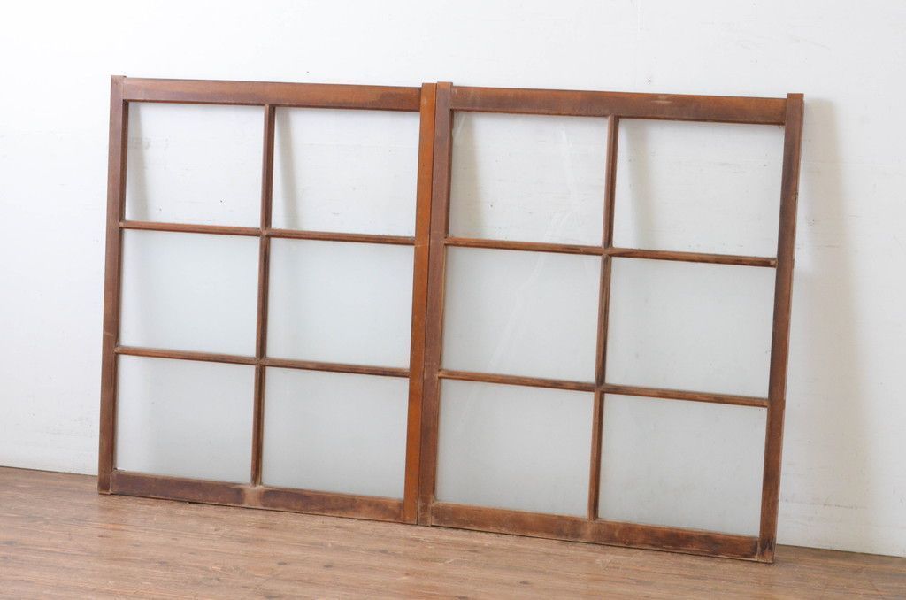 現状販売 ガラス窓2枚セット アンティーク建具 レトロ 引き戸 ガラス戸 4~7営業日前後で発送 修理加工希望の方3ヶ月程で発送 R-064991