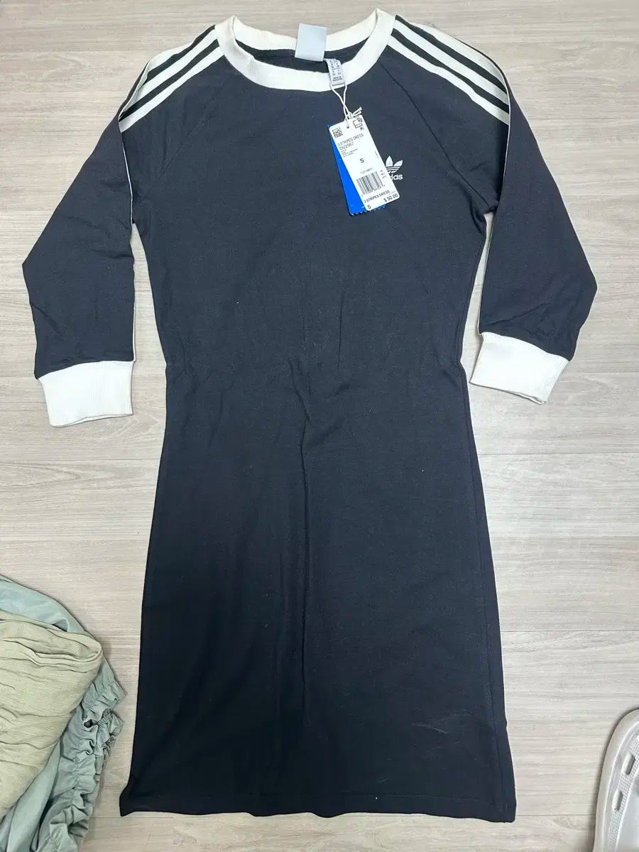 アディダス 3本線 ONE PIECE ドレス S