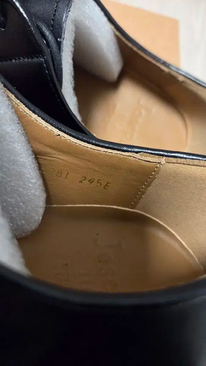 グッドイヤーウェルト THE