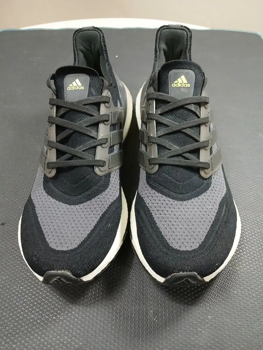 ウルトラブースト 270