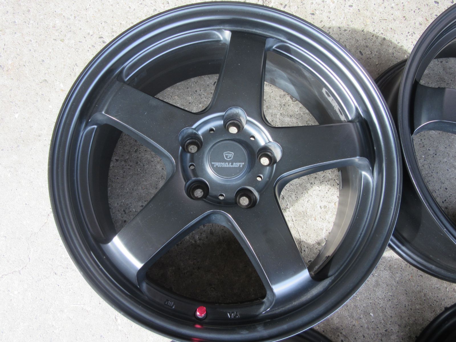み ファイナリスト 17インチ 7 0 J 114 3 5 H 38 アルミホイール セット