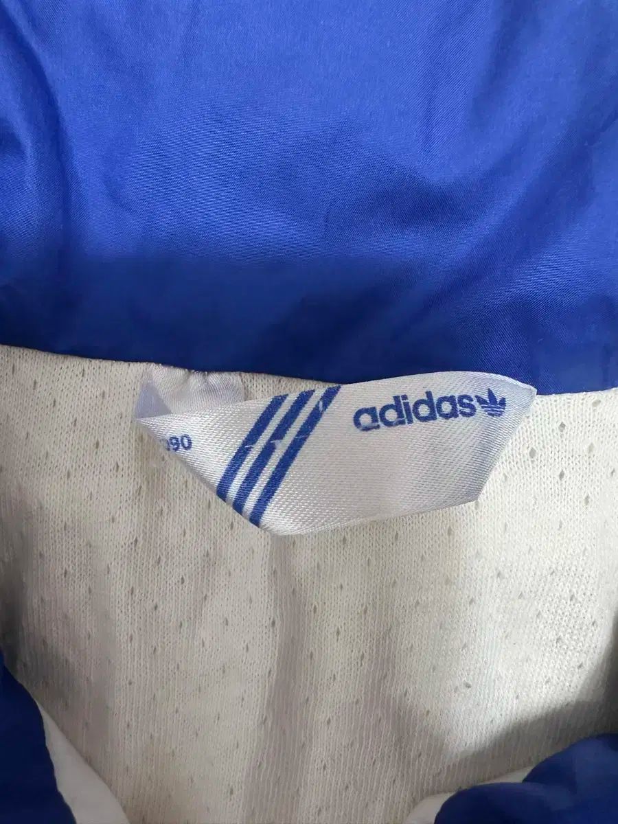 アディダス ファイヤーバード 白 青 ウィンドブレーカー