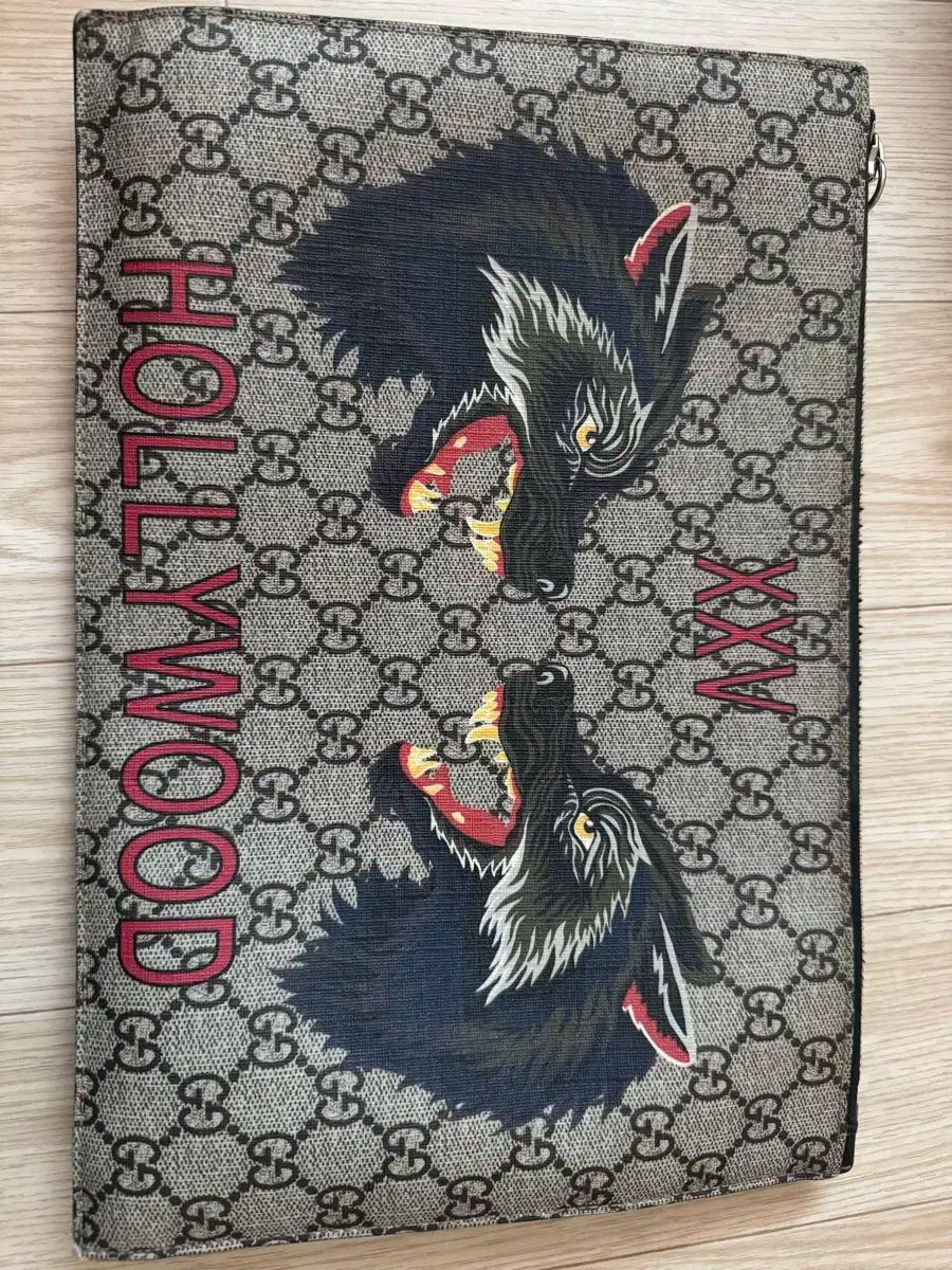 モデル グッチ ハリウッド 狼 GG シュプリーム