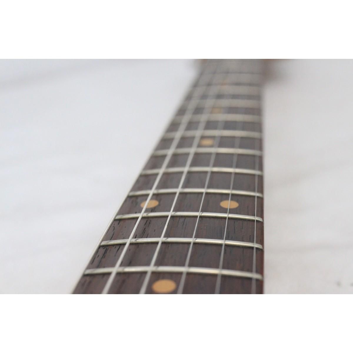 ＦＥＮＤＥＲ ＣＵＳＴＯＭ