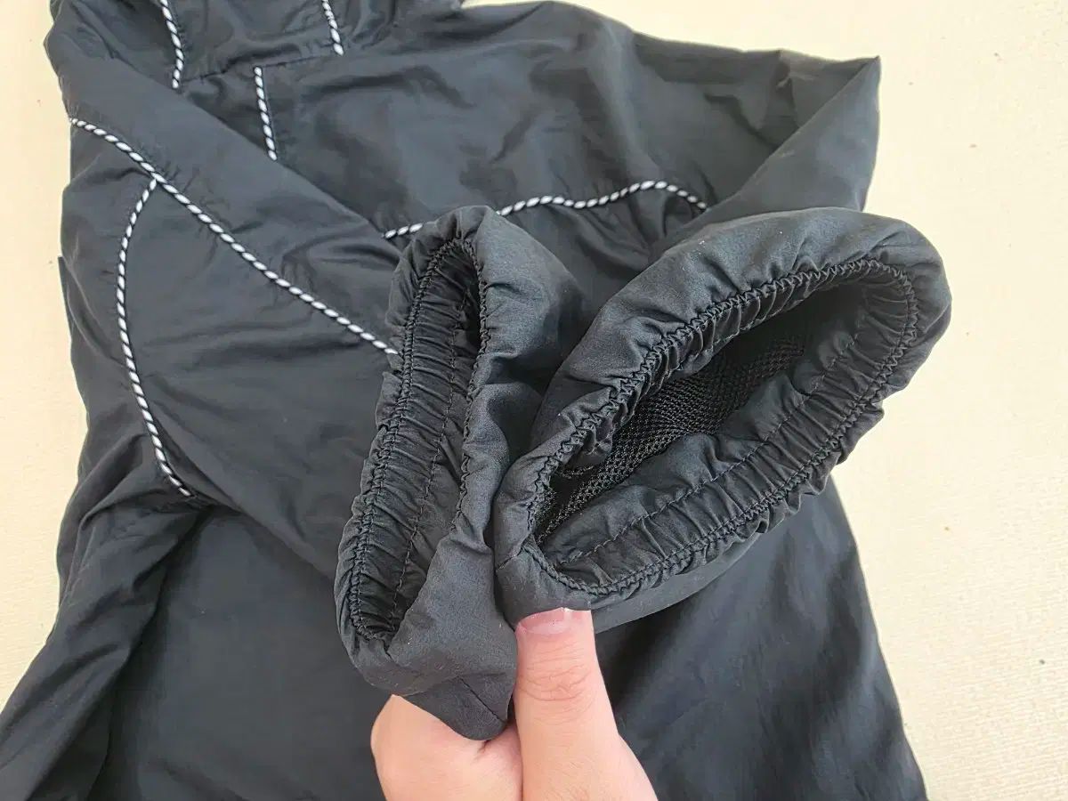 キッズ ウィンドブレーカー