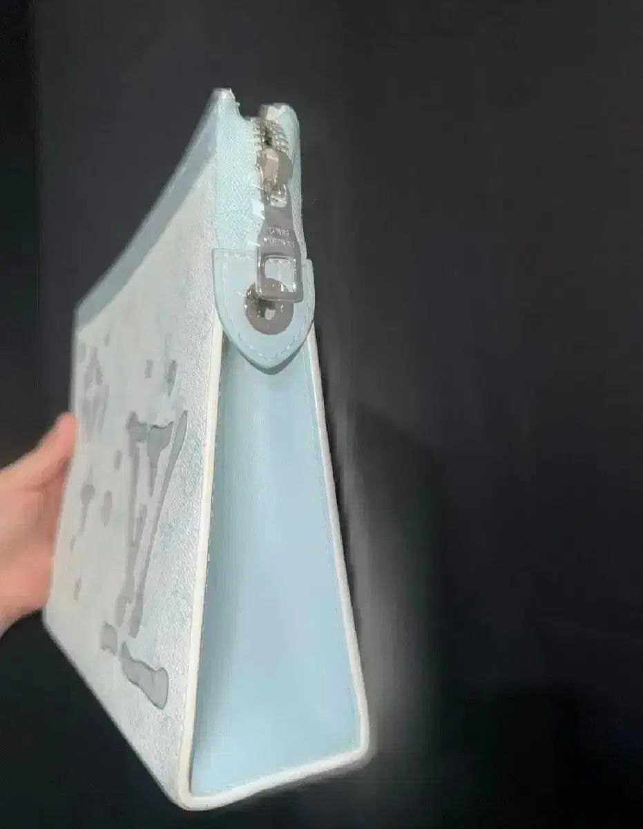 クラッチバッグ