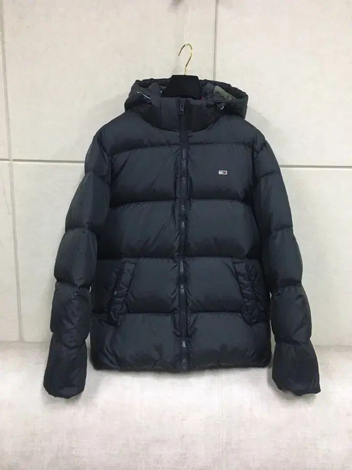 Tommy Hilfiger トミーヒルフィガー ブラック ダウン アウター