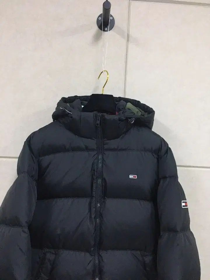 Tommy Hilfiger トミーヒルフィガー ブラック ダウン アウター
