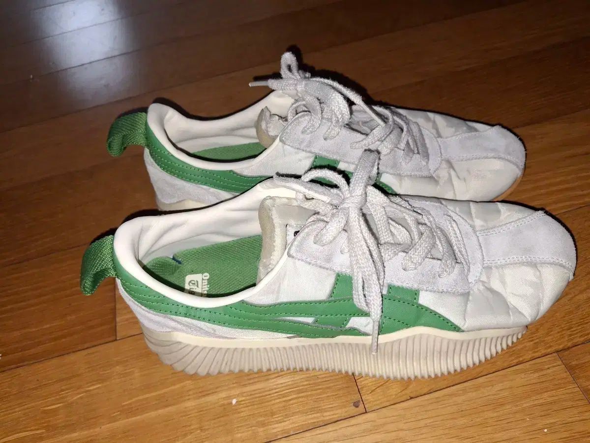 オニツカタイガー アークロマウント スニーカー 265