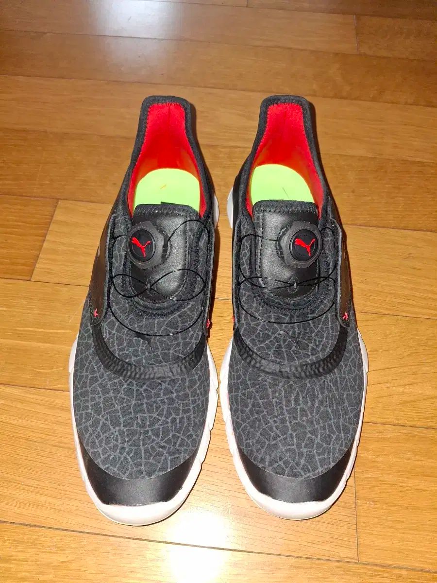 プーマ ゴルフシューズ ブラック レッド 270