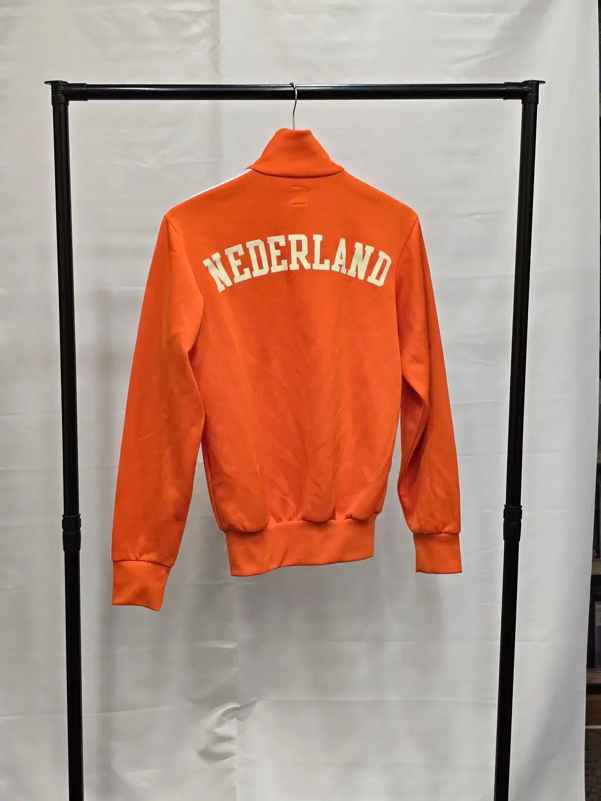 アディダス オリジナルス オランダ トラックジャージ オレンジ ジャケット XS 2005 ジップアップ ジャケット