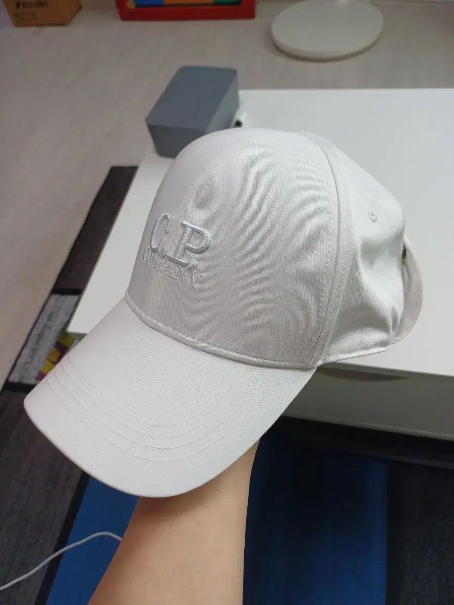 C.P. COMPANY シーピーカンパニー 白 ゴーグル ベースボールキャップ 帽子 Lサイズ