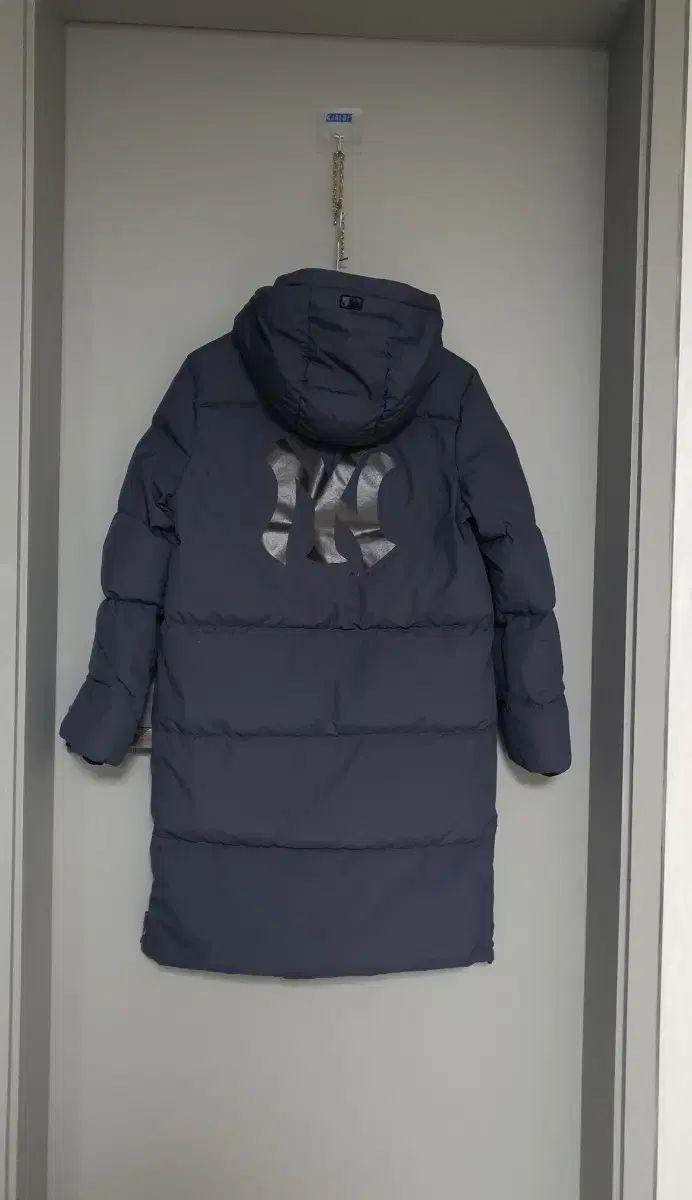 MLB ダウンジャケット