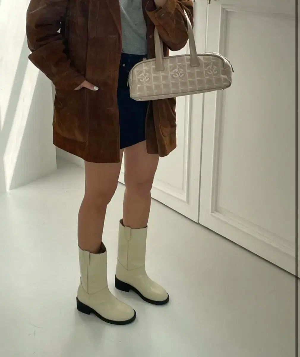 ヌートxソジャン ハーフブーツ アイボリー 240