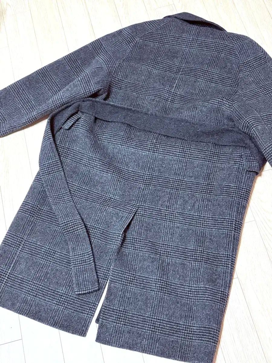 ボタン グレーコート