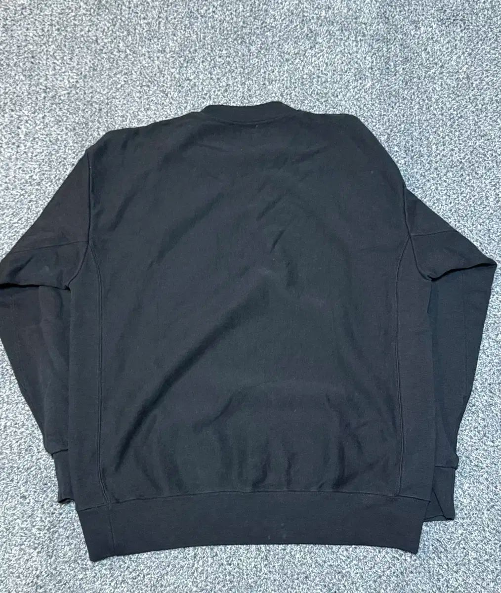 エリーズ テンプロゴ スウェットシャツ