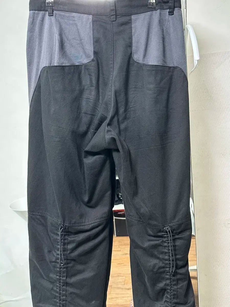 Hatchingroom シャーリングパンツ