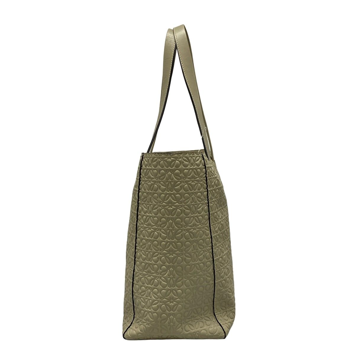 ライトグリーン