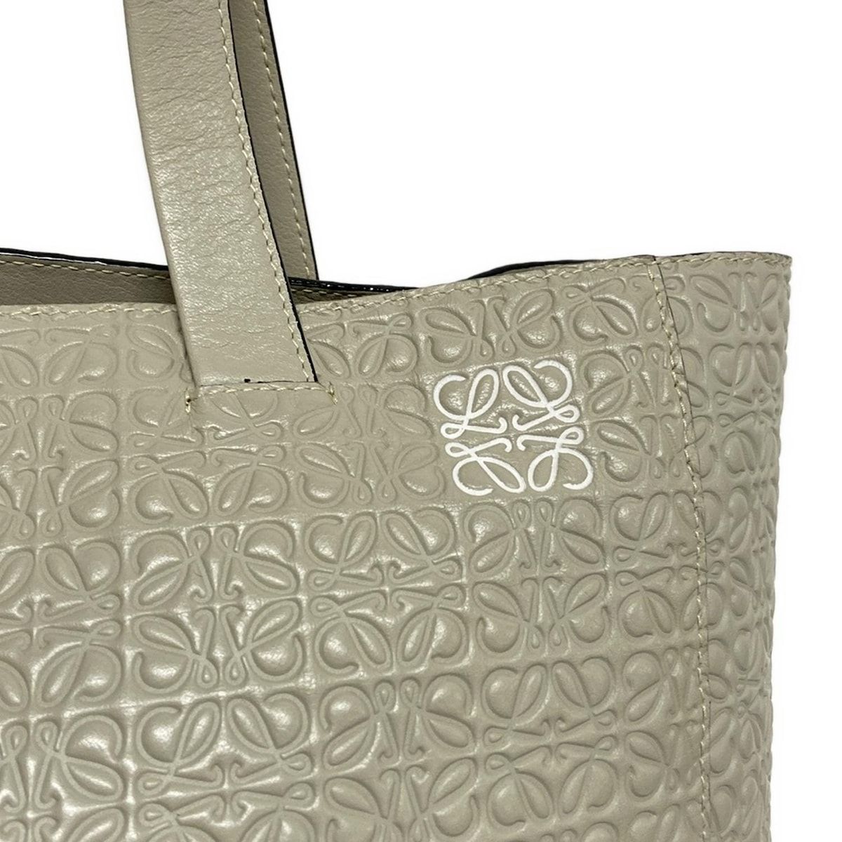 ライトグリーン レザー