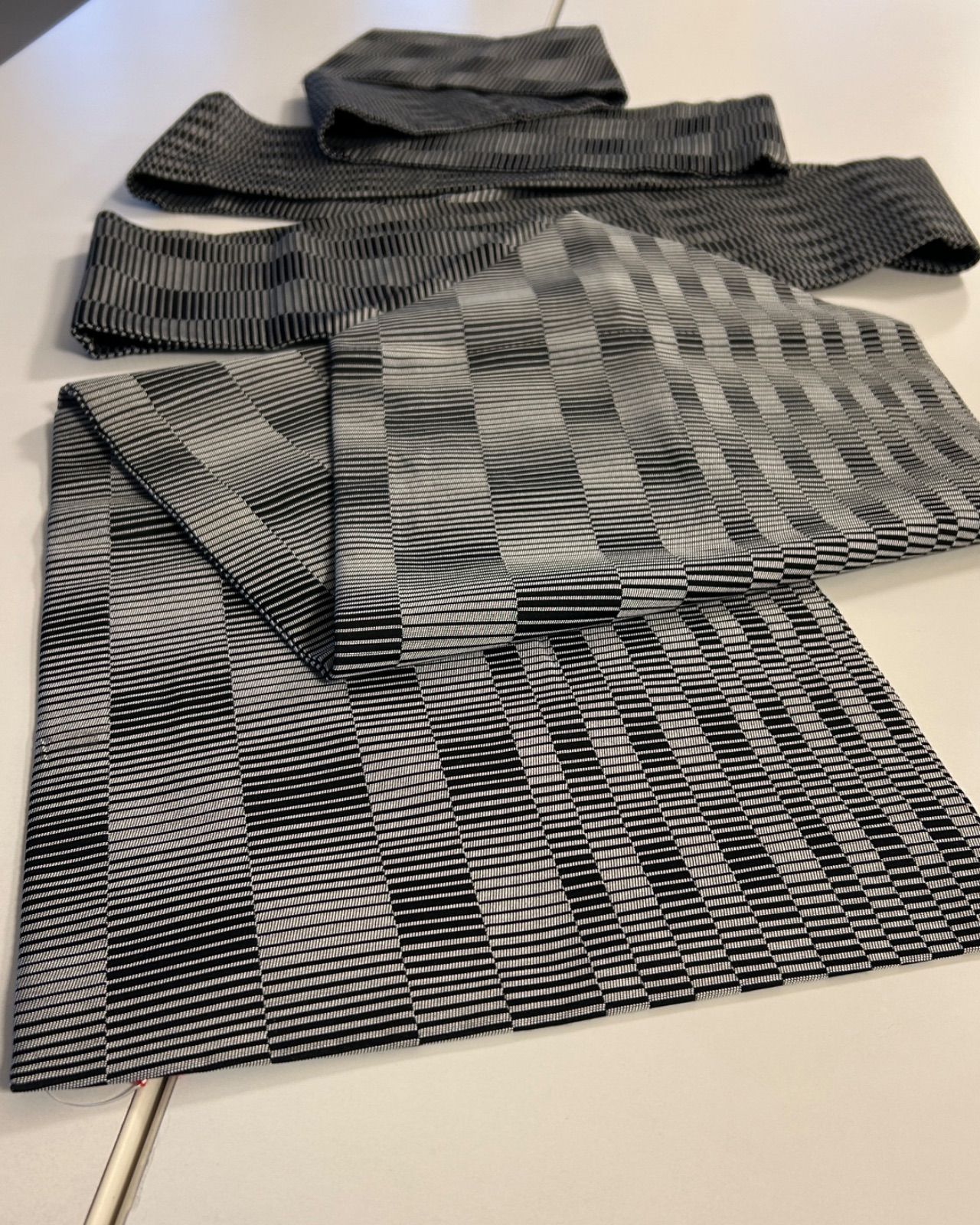 名古屋帯 モノトーン 黒グレー ビジネスライク OなB 089