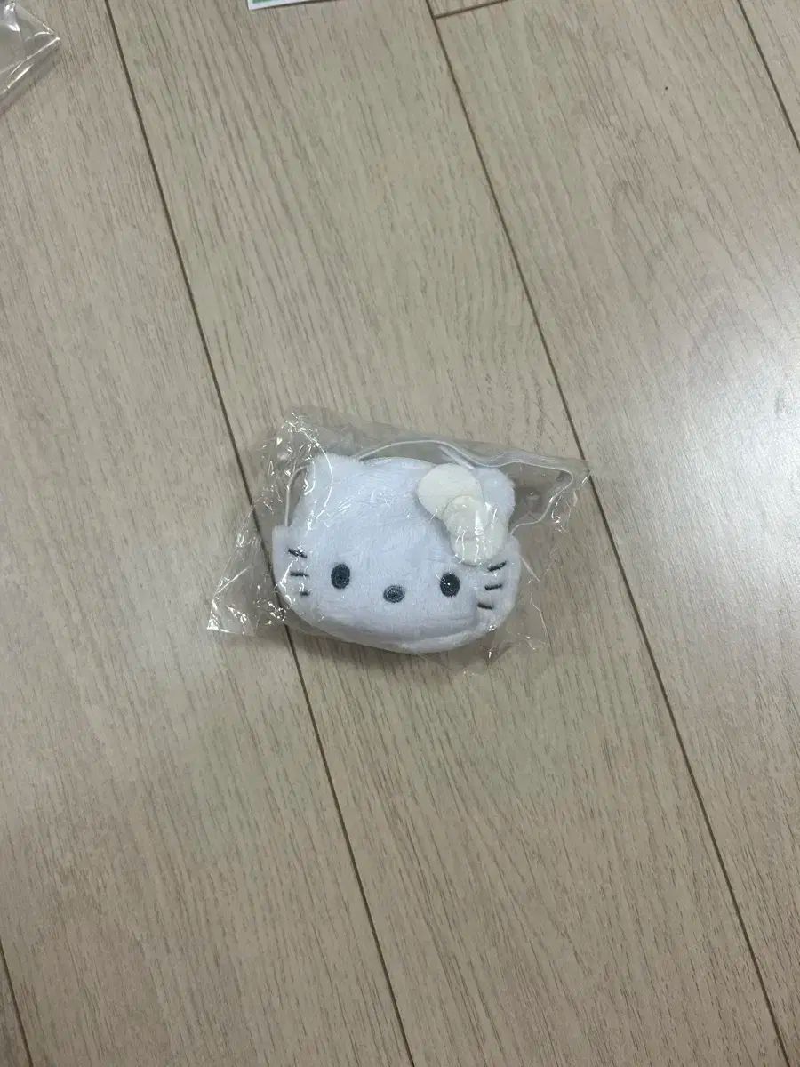 ハローキティ ぬいぐるみエコバッグ ぬいぐるみ バッグ カオハナ サンリオ ショルダー 2005年 ぬいぐるみサコッシュ : イチゴのバッグ付き キティ ぬいぐるみセット クラシック 未使用 公式通販