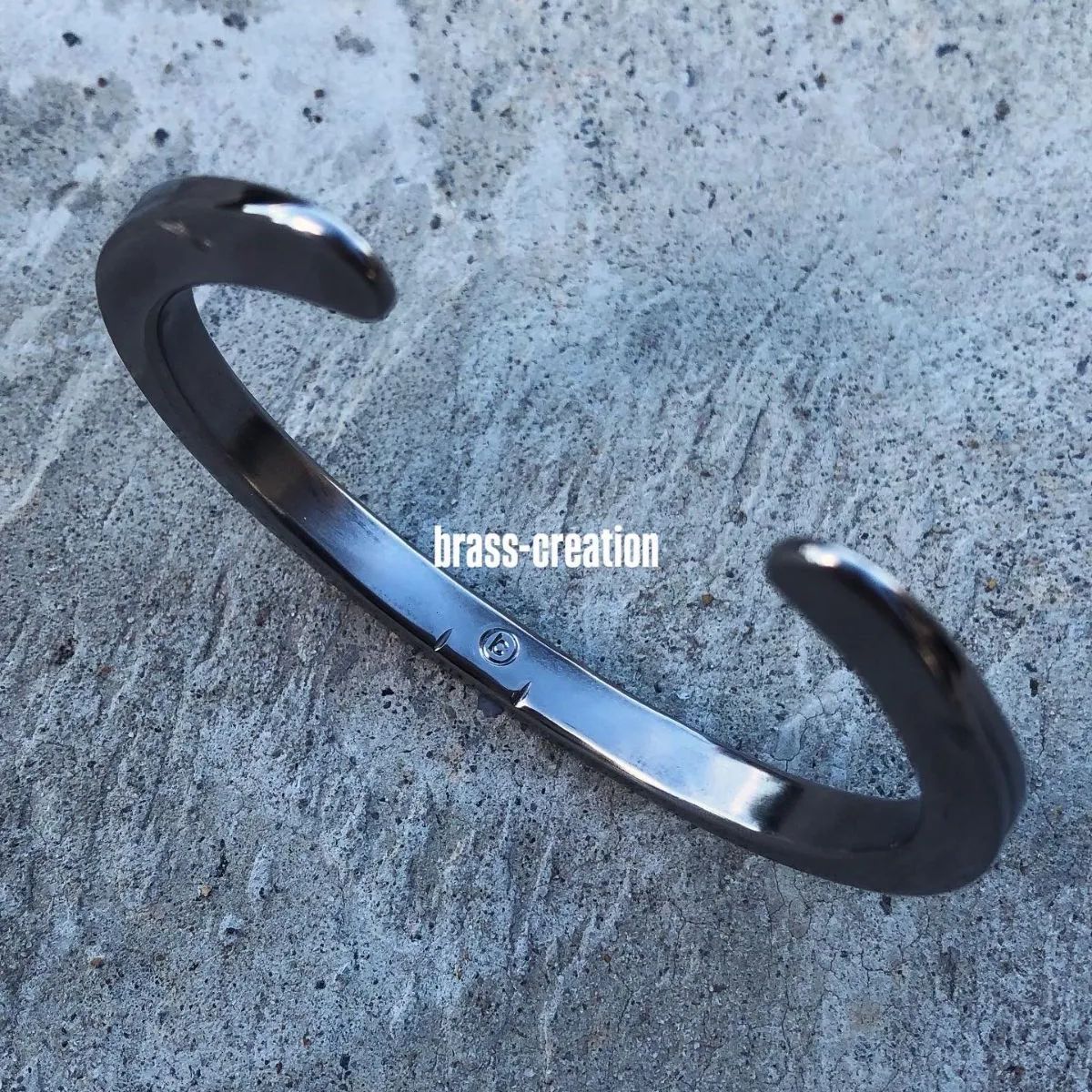 titanium eagle bangle Forged 純チタン製チタンバングル 鍛造品