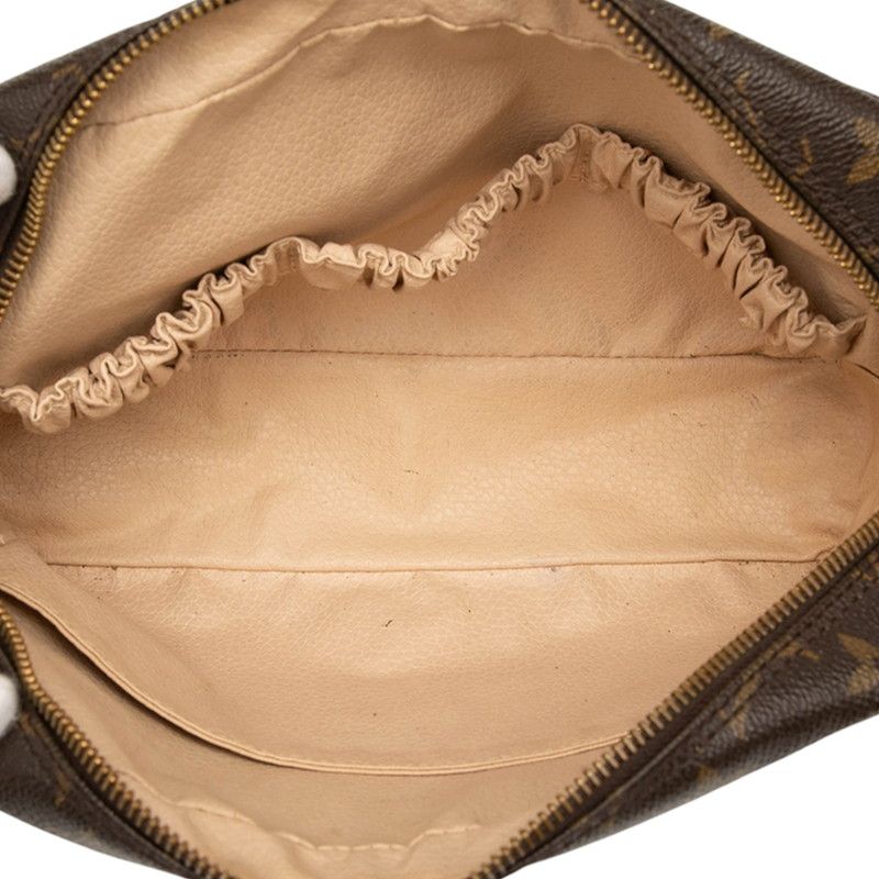 クラッチバッグ